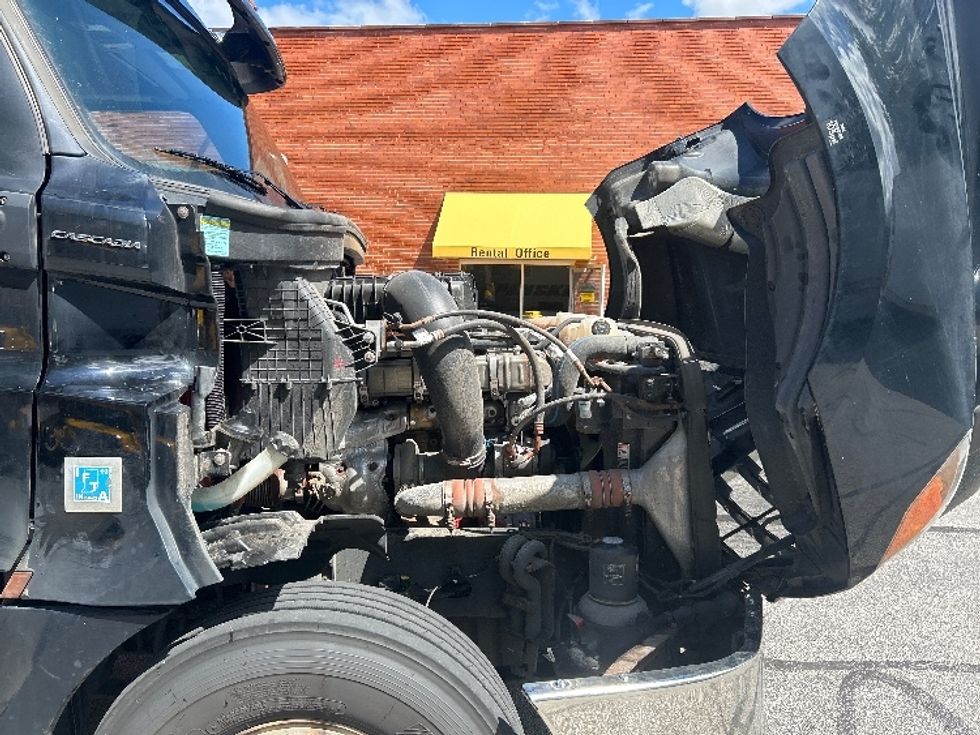 Day Cab Tractor-Heavy Duty Tractors-Freightliner-2020-T12664ST-Middlefield-OH-245,964\n\t\tmiles-$ 58,000 - Image 15