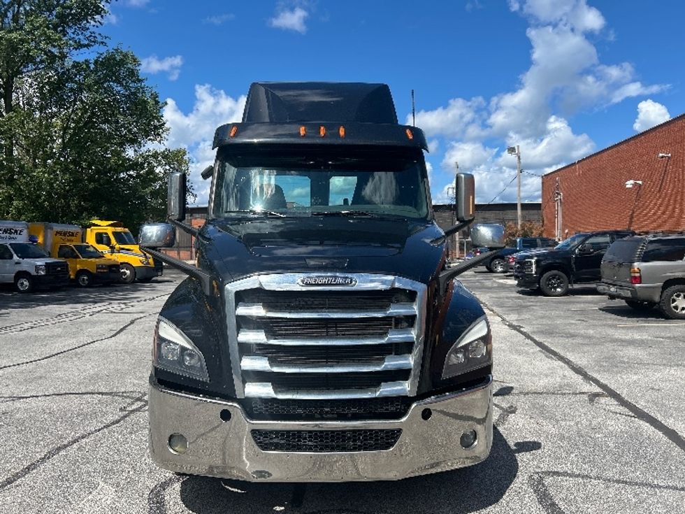 Day Cab Tractor-Heavy Duty Tractors-Freightliner-2020-T12664ST-Middlefield-OH-245,964\n\t\tmiles-$ 58,000 - Image 2