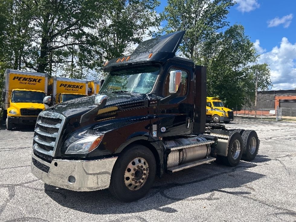 Day Cab Tractor-Heavy Duty Tractors-Freightliner-2020-T12664ST-Middlefield-OH-245,964\n\t\tmiles-$ 58,000 - Image 3