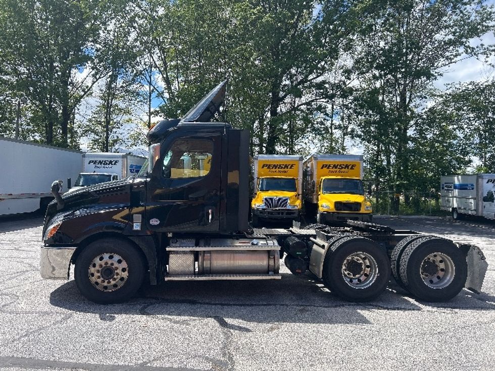 Day Cab Tractor-Heavy Duty Tractors-Freightliner-2020-T12664ST-Middlefield-OH-245,964\n\t\tmiles-$ 58,000 - Image 4