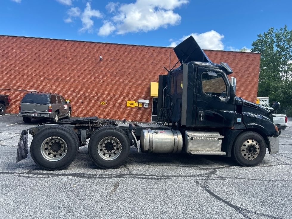Day Cab Tractor-Heavy Duty Tractors-Freightliner-2020-T12664ST-Middlefield-OH-245,964\n\t\tmiles-$ 58,000 - Image 8