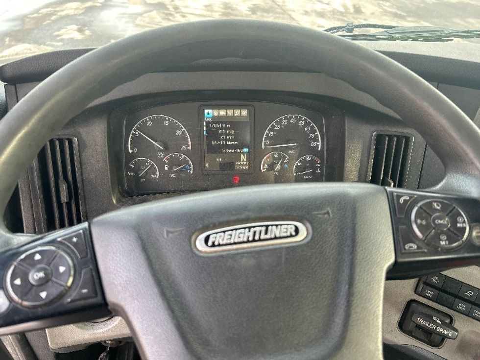 Day Cab Tractor-Heavy Duty Tractors-Freightliner-2020-T12664ST-Middlefield-OH-351,979\n\t\tmiles-$ 50,500 - Image 11