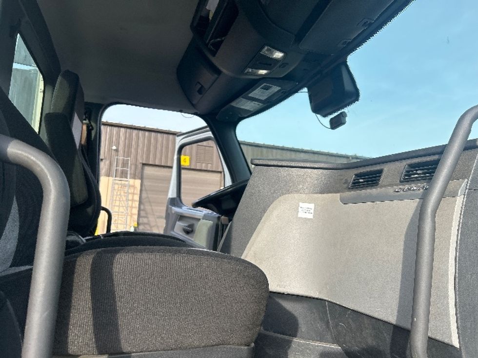 Day Cab Tractor-Heavy Duty Tractors-Freightliner-2020-T12664ST-Middlefield-OH-351,979\n\t\tmiles-$ 50,500 - Image 12