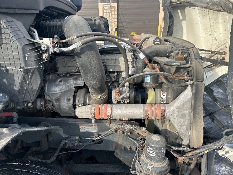 Day Cab Tractor-Heavy Duty Tractors-Freightliner-2020-T12664ST-Middlefield-OH-351,979\n\t\tmiles-$ 50,500 - Image 15