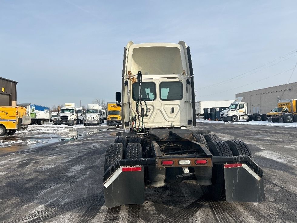 Day Cab Tractor-Heavy Duty Tractors-Freightliner-2020-T12664ST-Middlefield-OH-351,979\n\t\tmiles-$ 50,500 - Image 5