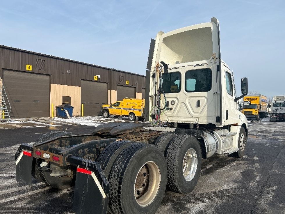 Day Cab Tractor-Heavy Duty Tractors-Freightliner-2020-T12664ST-Middlefield-OH-351,979\n\t\tmiles-$ 50,500 - Image 7