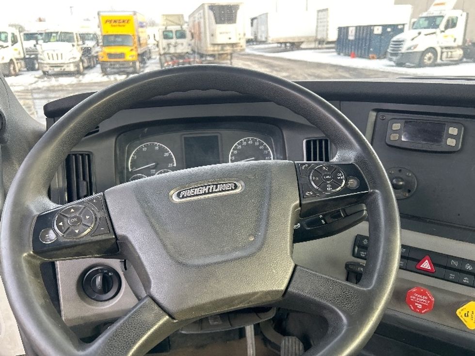 Day Cab Tractor-Heavy Duty Tractors-Freightliner-2020-T12664ST-Middlefield-OH-407,038\n\t\tmiles-$ 47,000 - Image 11