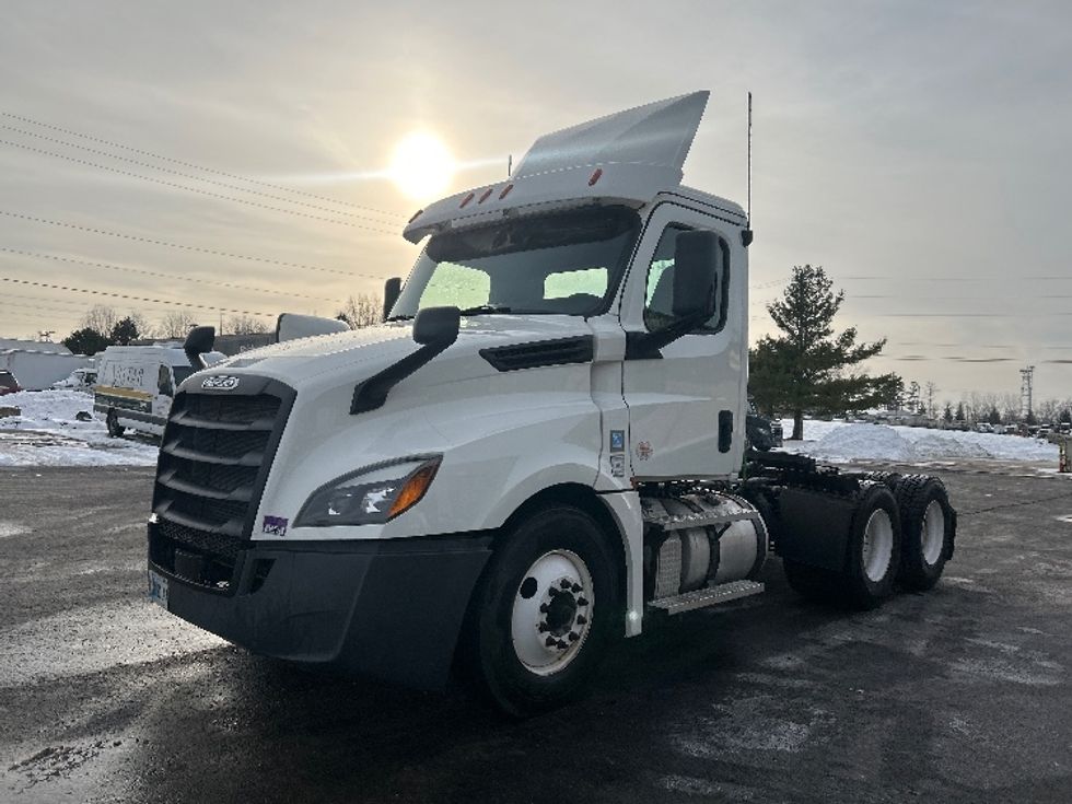 Day Cab Tractor-Heavy Duty Tractors-Freightliner-2020-T12664ST-Middlefield-OH-407,038\n\t\tmiles-$ 47,000 - Image 3