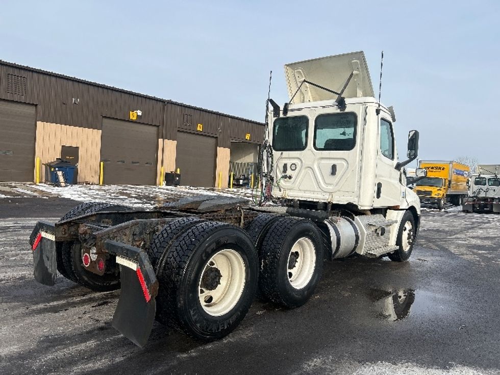 Day Cab Tractor-Heavy Duty Tractors-Freightliner-2020-T12664ST-Middlefield-OH-407,038\n\t\tmiles-$ 47,000 - Image 7