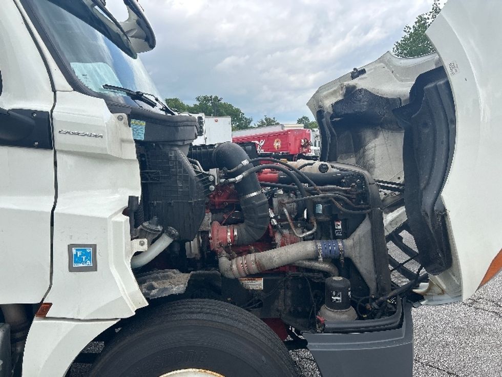 Day Cab Tractor-Heavy Duty Tractors-Freightliner-2020-T12664ST-Middlefield-OH-470,489\n\t\tmiles-$ 45,750 - Image 15