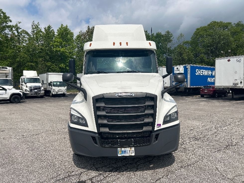 Day Cab Tractor-Heavy Duty Tractors-Freightliner-2020-T12664ST-Middlefield-OH-470,489\n\t\tmiles-$ 45,750 - Image 2