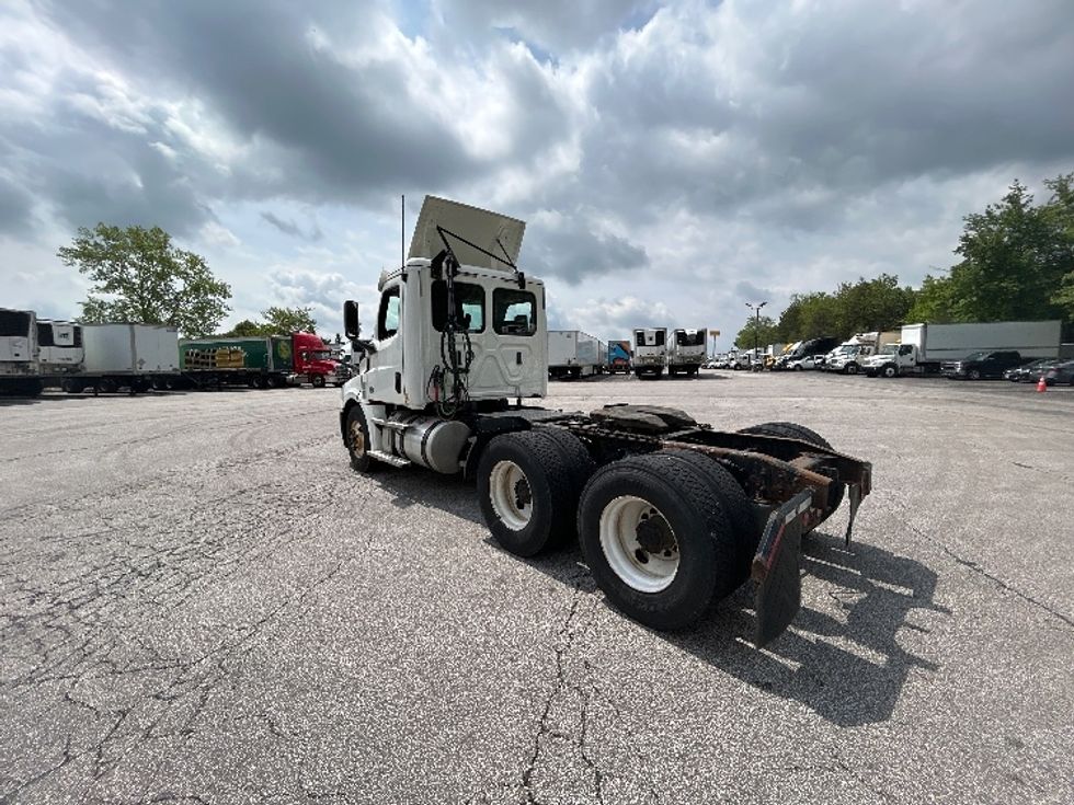 Day Cab Tractor-Heavy Duty Tractors-Freightliner-2020-T12664ST-Middlefield-OH-470,489\n\t\tmiles-$ 45,750 - Image 5