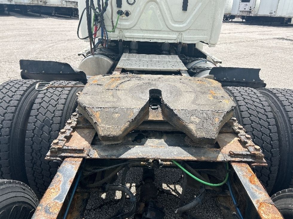 Day Cab Tractor-Heavy Duty Tractors-Freightliner-2020-T12664ST-Middlefield-OH-470,489\n\t\tmiles-$ 45,750 - Image 6