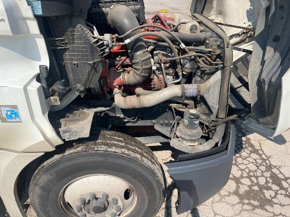 Day Cab Tractor-Heavy Duty Tractors-Freightliner-2020-T12664ST-Middlefield-OH-472,493\n\t\tmiles-$ 48,000 - Image 16