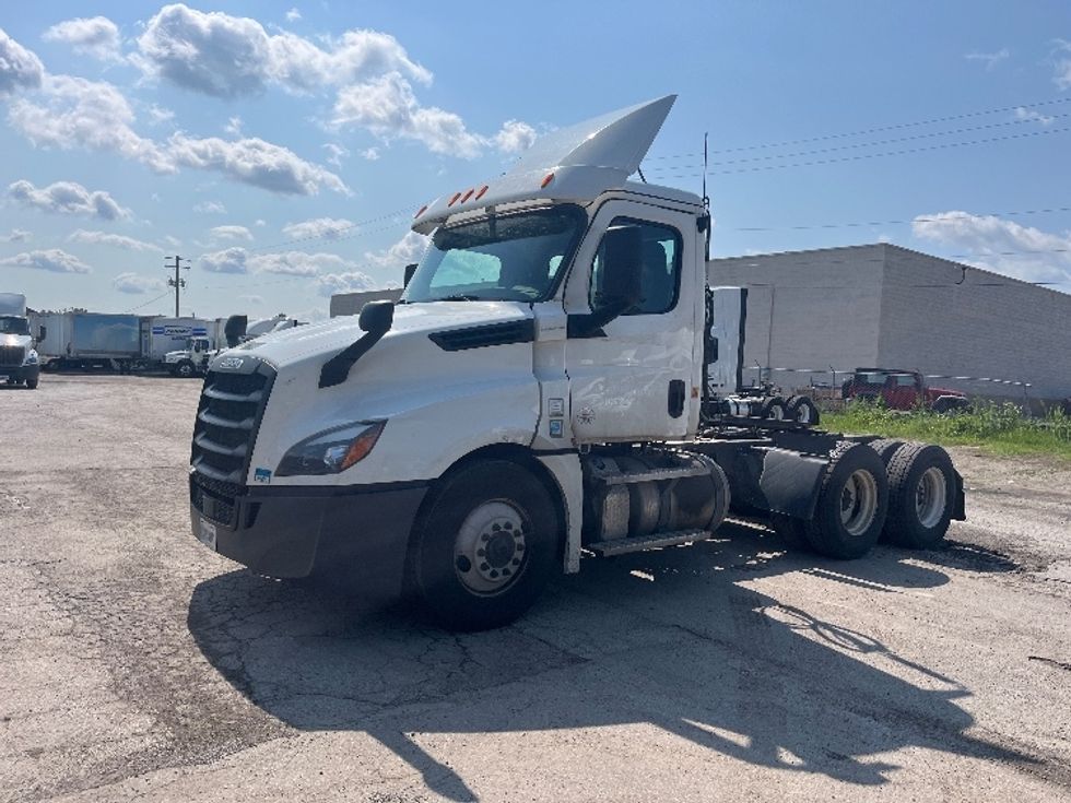 Day Cab Tractor-Heavy Duty Tractors-Freightliner-2020-T12664ST-Middlefield-OH-472,493\n\t\tmiles-$ 48,000 - Image 3