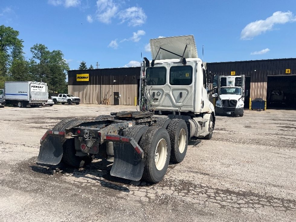 Day Cab Tractor-Heavy Duty Tractors-Freightliner-2020-T12664ST-Middlefield-OH-472,493\n\t\tmiles-$ 48,000 - Image 7