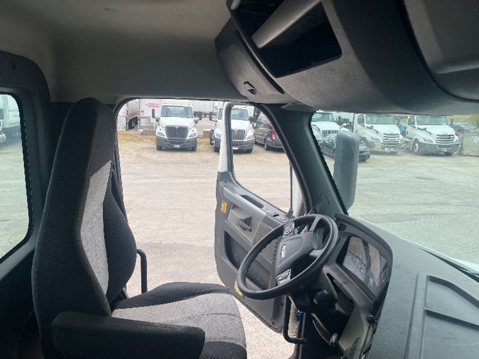 Day Cab Tractor-Heavy Duty Tractors-Freightliner-2020-T12664ST-Middlefield-OH-493,442\n\t\tmiles-$ 44,000 - Image 14