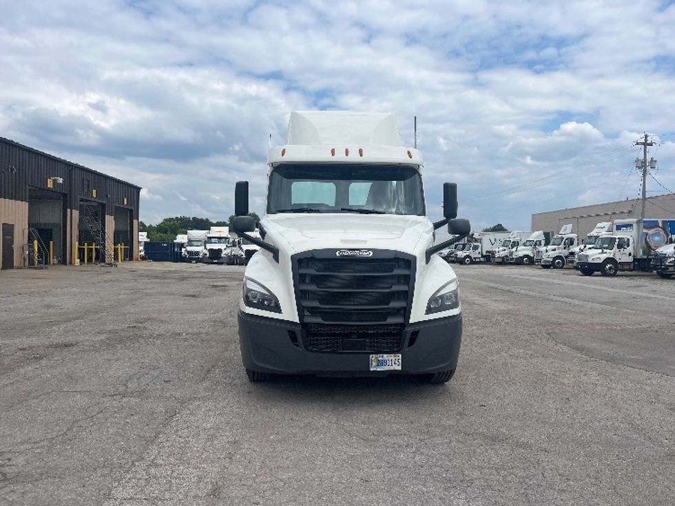 Day Cab Tractor-Heavy Duty Tractors-Freightliner-2020-T12664ST-Middlefield-OH-493,442\n\t\tmiles-$ 44,000 - Image 2