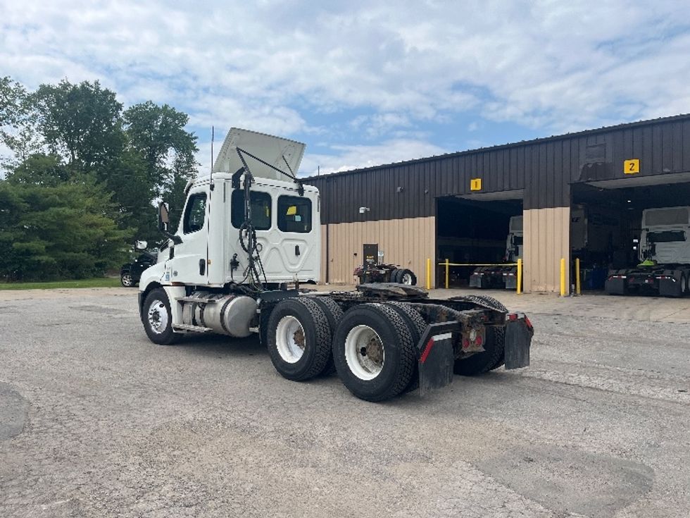 Day Cab Tractor-Heavy Duty Tractors-Freightliner-2020-T12664ST-Middlefield-OH-493,442\n\t\tmiles-$ 44,000 - Image 5