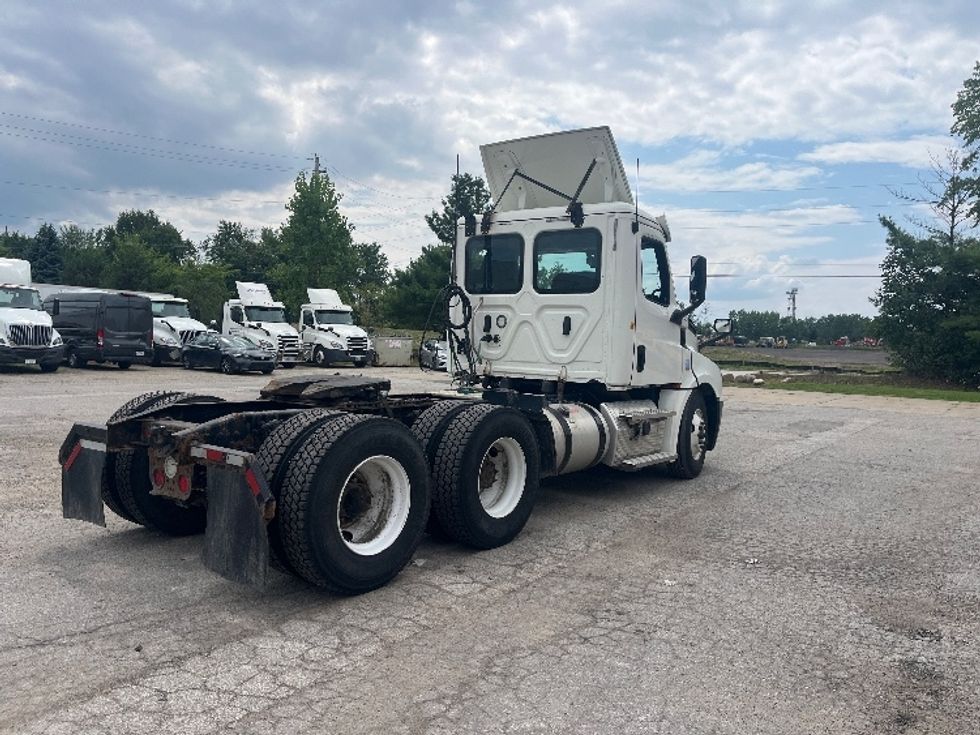 Day Cab Tractor-Heavy Duty Tractors-Freightliner-2020-T12664ST-Middlefield-OH-493,442\n\t\tmiles-$ 44,000 - Image 7