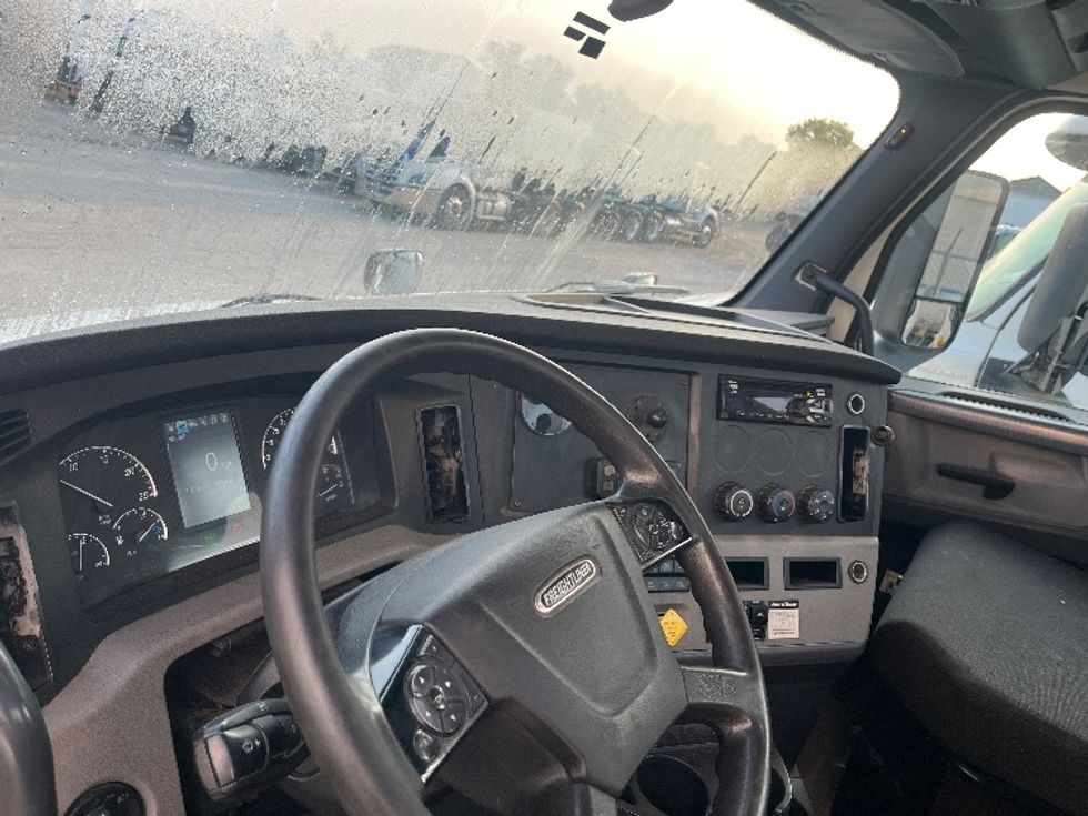 Day Cab Tractor-Heavy Duty Tractors-Freightliner-2020-T12664ST-Middlefield-OH-510,974\n\t\tmiles-$ 42,500 - Image 10