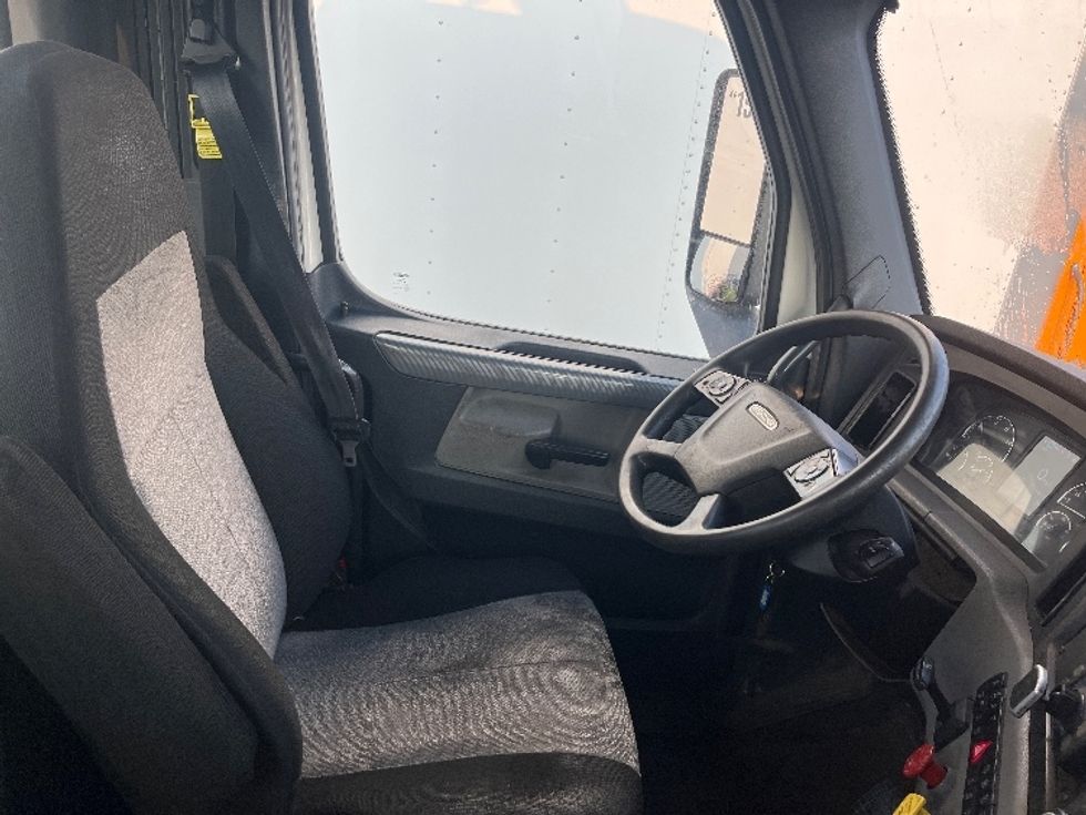Day Cab Tractor-Heavy Duty Tractors-Freightliner-2020-T12664ST-Middlefield-OH-510,974\n\t\tmiles-$ 42,500 - Image 13