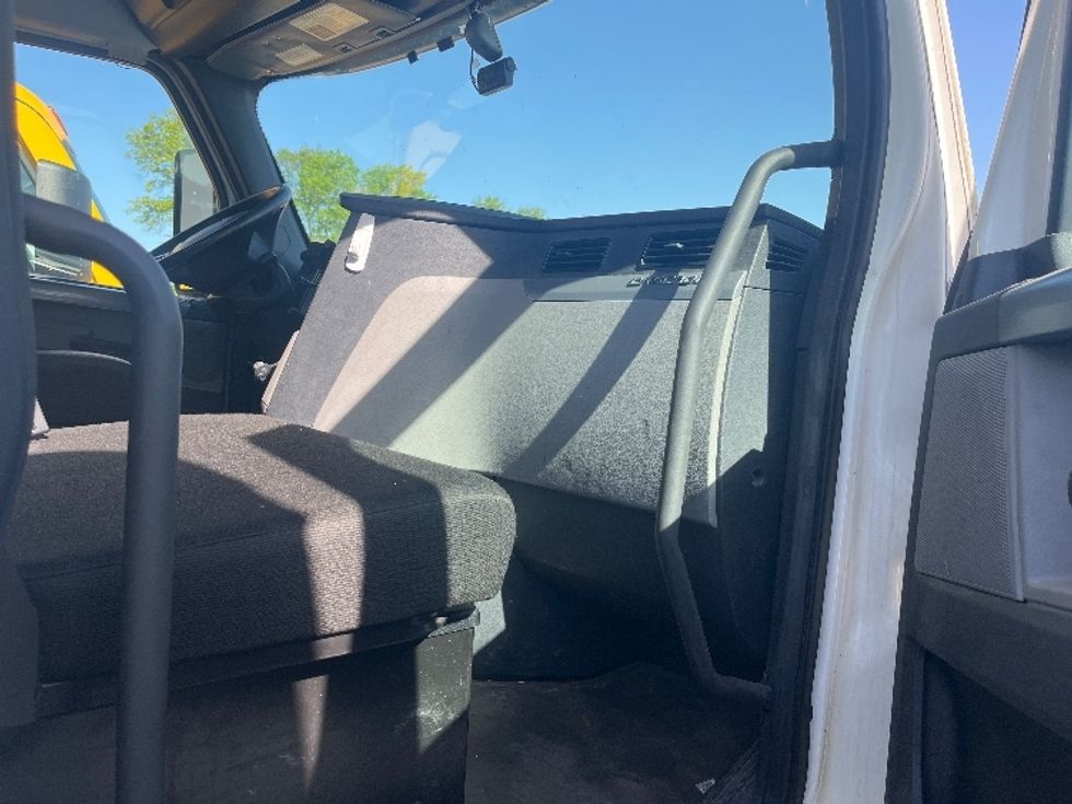 Day Cab Tractor-Heavy Duty Tractors-Freightliner-2020-T12664ST-Middlefield-OH-519,009\n\t\tmiles-$ 42,000 - Image 12