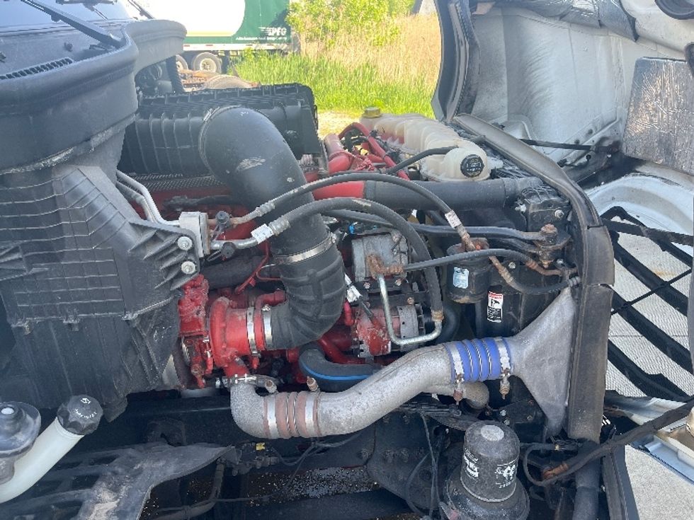 Day Cab Tractor-Heavy Duty Tractors-Freightliner-2020-T12664ST-Middlefield-OH-519,009\n\t\tmiles-$ 42,000 - Image 15