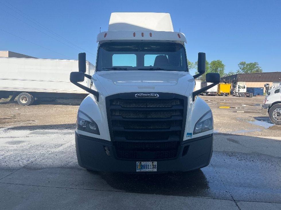 Day Cab Tractor-Heavy Duty Tractors-Freightliner-2020-T12664ST-Middlefield-OH-519,009\n\t\tmiles-$ 42,000 - Image 2