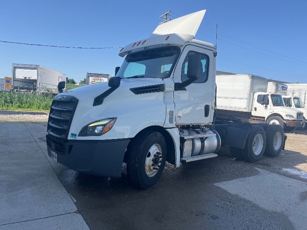 Day Cab Tractor-Heavy Duty Tractors-Freightliner-2020-T12664ST-Middlefield-OH-519,009\n\t\tmiles-$ 42,000 - Image 3