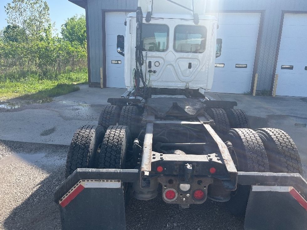 Day Cab Tractor-Heavy Duty Tractors-Freightliner-2020-T12664ST-Middlefield-OH-519,009\n\t\tmiles-$ 42,000 - Image 6