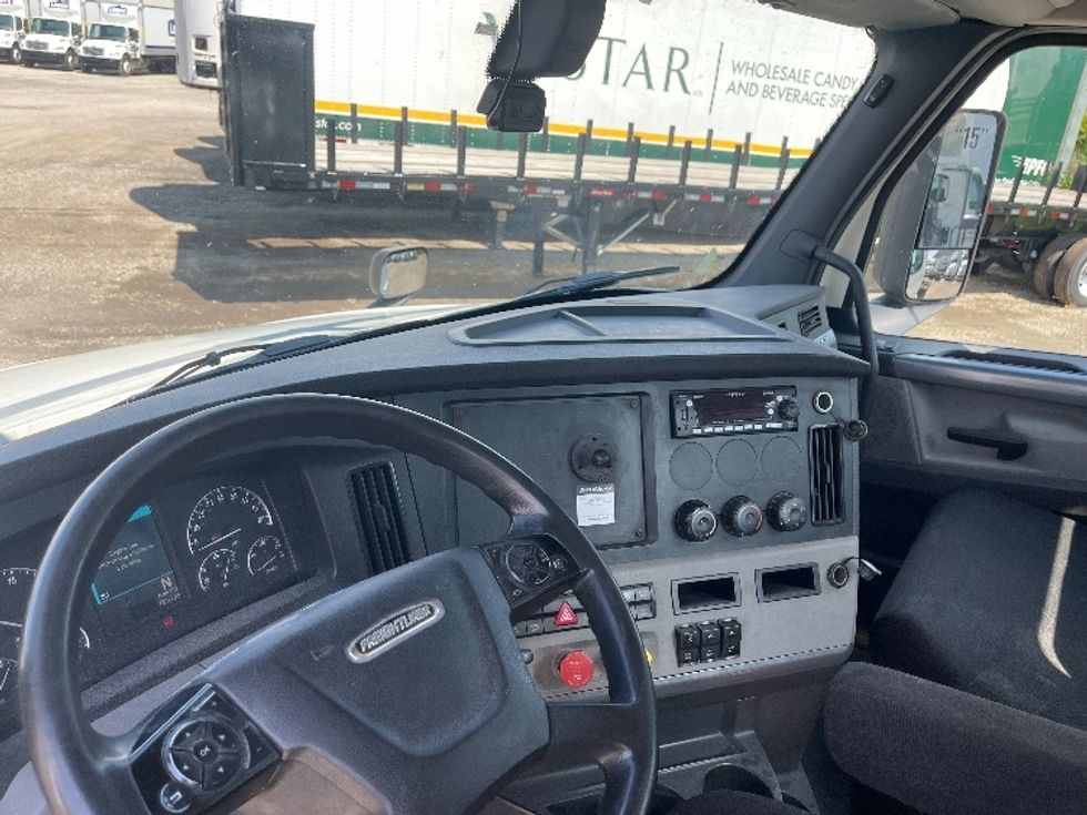 Day Cab Tractor-Heavy Duty Tractors-Freightliner-2020-T12664ST-Middlefield-OH-522,598\n\t\tmiles-$ 41,500 - Image 10