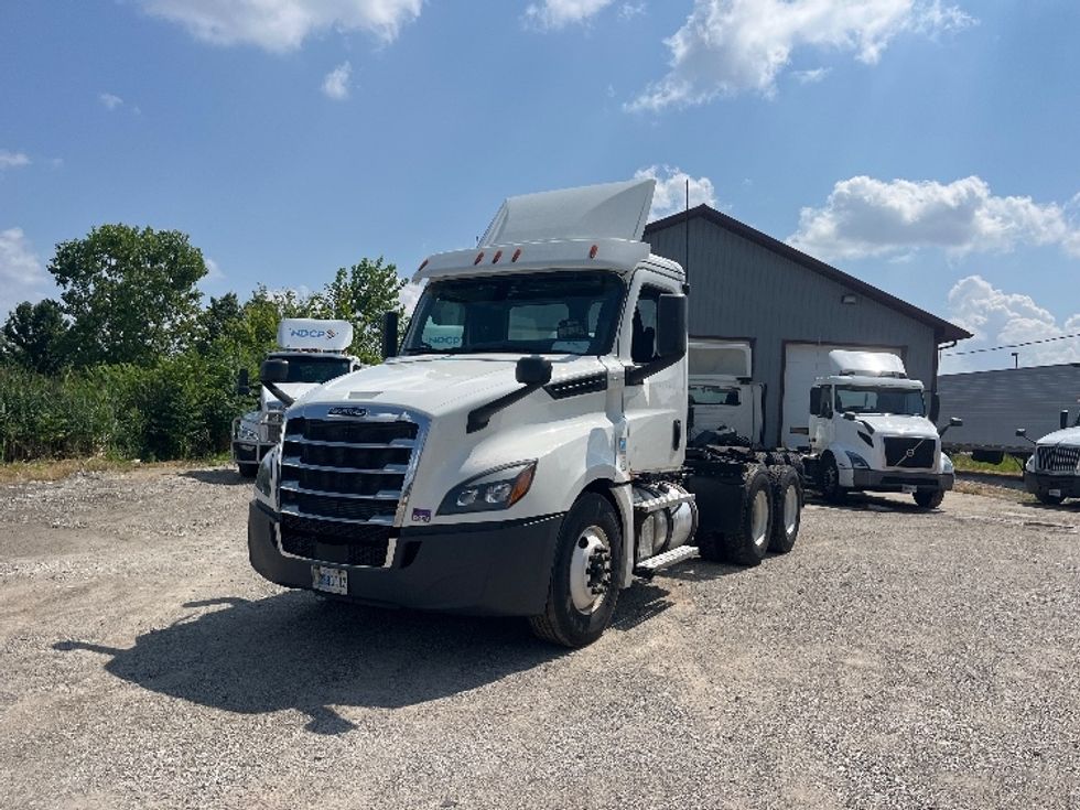Day Cab Tractor-Heavy Duty Tractors-Freightliner-2020-T12664ST-Middlefield-OH-522,598\n\t\tmiles-$ 41,500 - Image 3