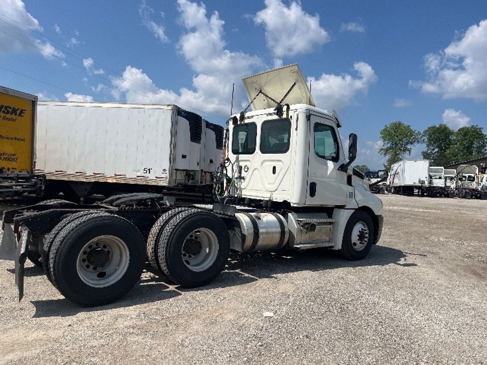 Day Cab Tractor-Heavy Duty Tractors-Freightliner-2020-T12664ST-Middlefield-OH-522,598\n\t\tmiles-$ 41,500 - Image 7