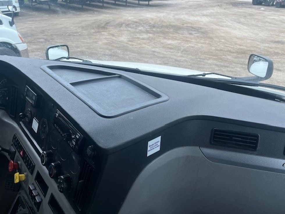 Day Cab Tractor-Heavy Duty Tractors-Freightliner-2020-T12664ST-Middlefield-OH-530,880\n\t\tmiles-$ 41,000 - Image 12