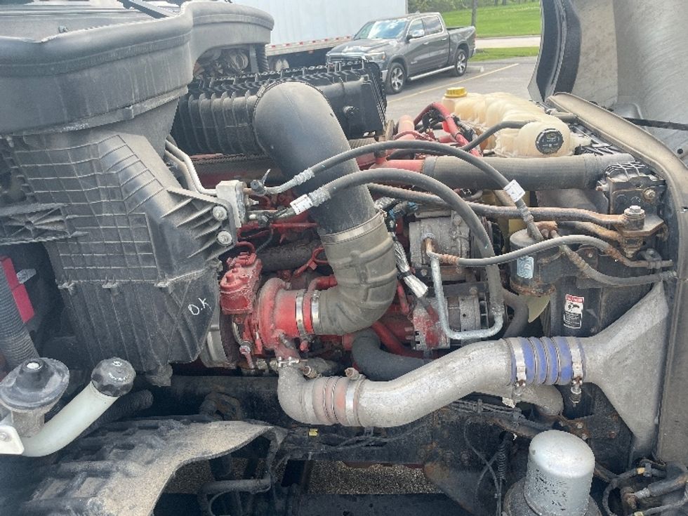 Day Cab Tractor-Heavy Duty Tractors-Freightliner-2020-T12664ST-Middlefield-OH-530,880\n\t\tmiles-$ 41,000 - Image 15