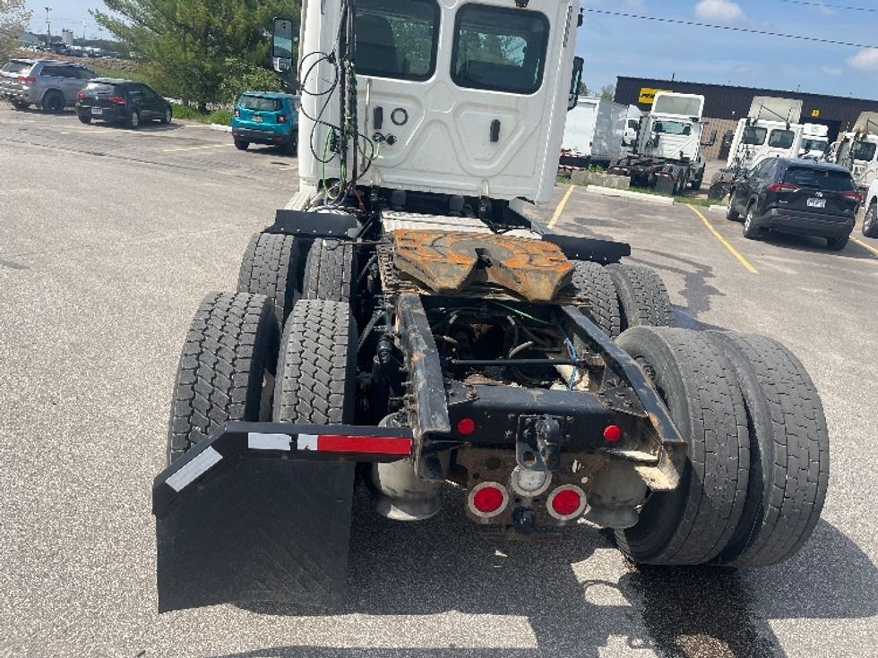 Day Cab Tractor-Heavy Duty Tractors-Freightliner-2020-T12664ST-Middlefield-OH-530,880\n\t\tmiles-$ 41,000 - Image 6