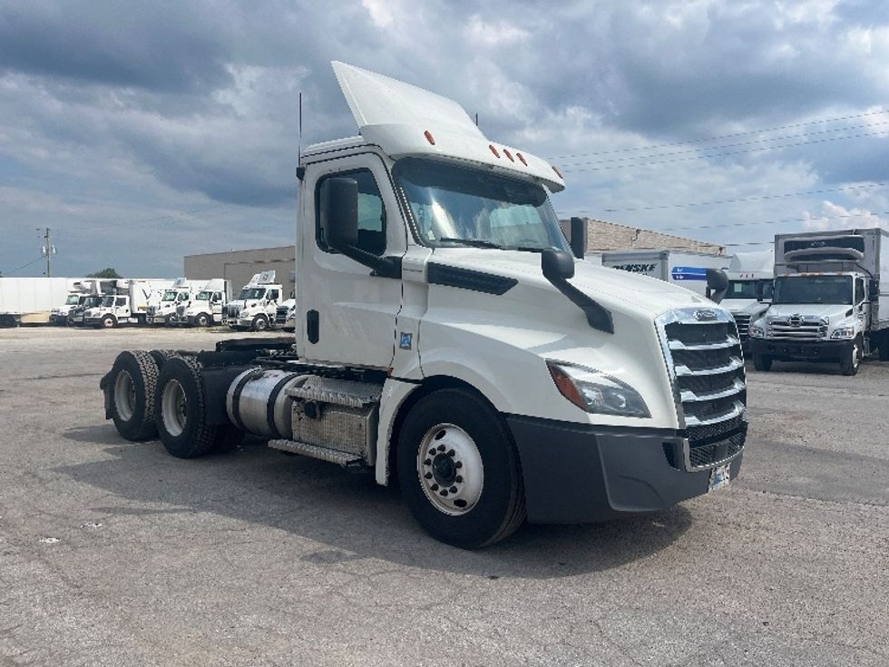 Day Cab Tractor-Heavy Duty Tractors-Freightliner-2020-T12664ST-Middlefield-OH-543,361\n\t\tmiles-$ 39,250 - Image 1