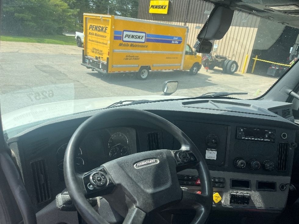 Day Cab Tractor-Heavy Duty Tractors-Freightliner-2020-T12664ST-Middlefield-OH-543,361\n\t\tmiles-$ 39,250 - Image 10