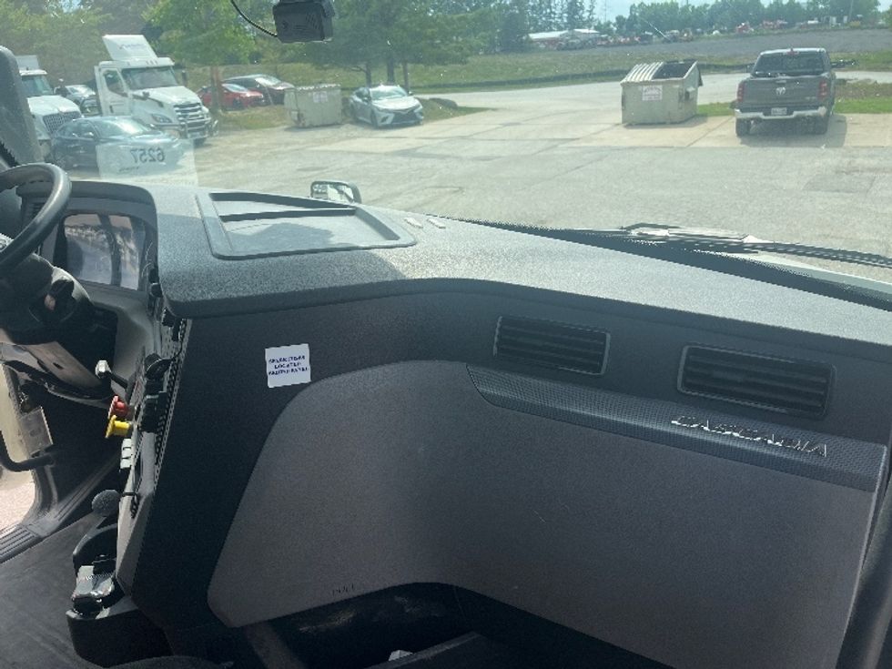 Day Cab Tractor-Heavy Duty Tractors-Freightliner-2020-T12664ST-Middlefield-OH-543,361\n\t\tmiles-$ 39,250 - Image 12