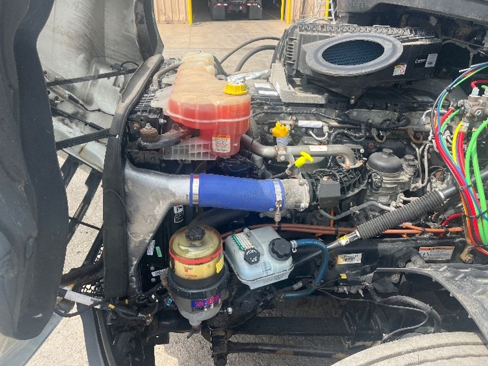 Day Cab Tractor-Heavy Duty Tractors-Freightliner-2020-T12664ST-Middlefield-OH-543,361\n\t\tmiles-$ 39,250 - Image 15