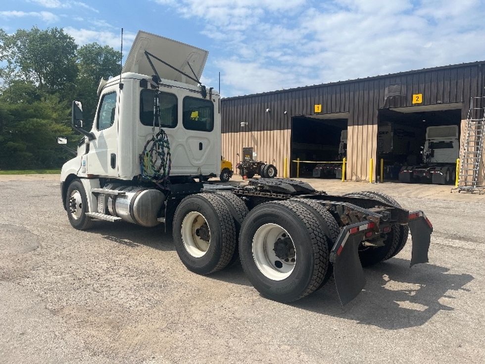 Day Cab Tractor-Heavy Duty Tractors-Freightliner-2020-T12664ST-Middlefield-OH-543,361\n\t\tmiles-$ 39,250 - Image 5