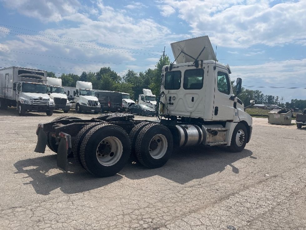 Day Cab Tractor-Heavy Duty Tractors-Freightliner-2020-T12664ST-Middlefield-OH-543,361\n\t\tmiles-$ 39,250 - Image 7