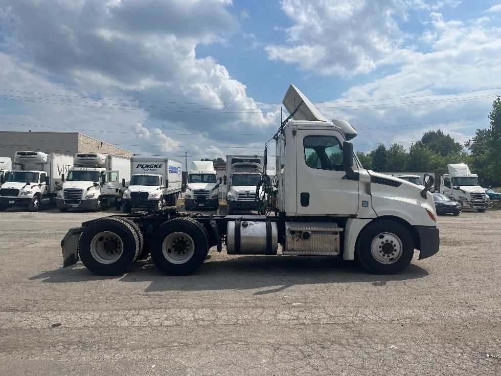 Day Cab Tractor-Heavy Duty Tractors-Freightliner-2020-T12664ST-Middlefield-OH-543,361\n\t\tmiles-$ 39,250 - Image 8