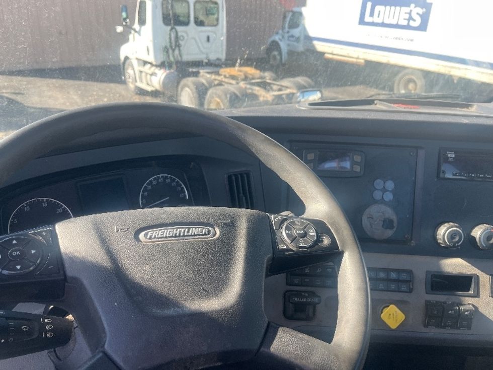 Day Cab Tractor-Heavy Duty Tractors-Freightliner-2020-T12664ST-Middlefield-OH-550,322\n\t\tmiles-$ 36,250 - Image 10
