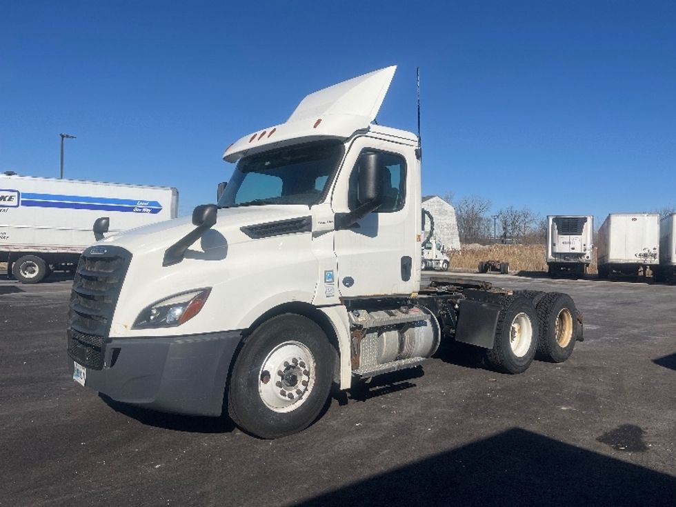 Day Cab Tractor-Heavy Duty Tractors-Freightliner-2020-T12664ST-Middlefield-OH-550,322\n\t\tmiles-$ 36,250 - Image 3