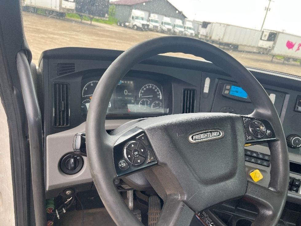 Day Cab Tractor-Heavy Duty Tractors-Freightliner-2020-T12664ST-Middlefield-OH-564,669\n\t\tmiles-$ 38,250 - Image 10