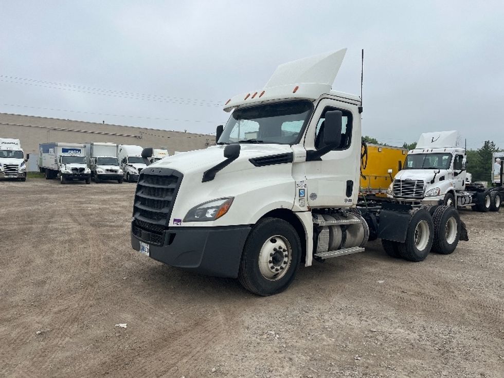 Day Cab Tractor-Heavy Duty Tractors-Freightliner-2020-T12664ST-Middlefield-OH-564,669\n\t\tmiles-$ 38,250 - Image 3
