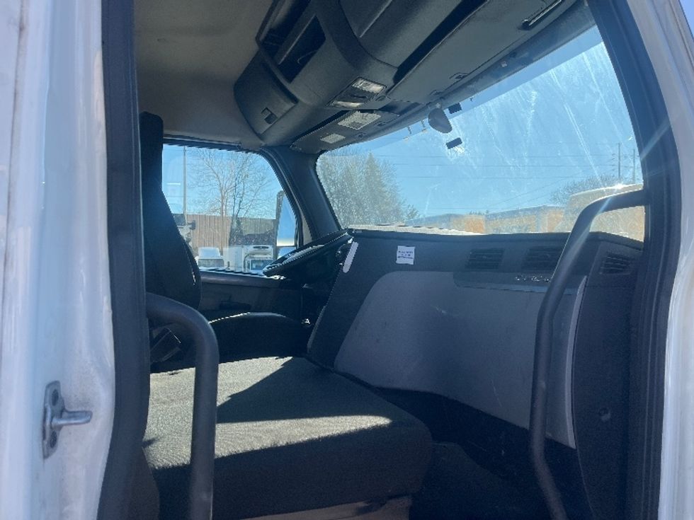 Day Cab Tractor-Heavy Duty Tractors-Freightliner-2020-T12664ST-Middlefield-OH-614,452\n\t\tmiles-$ 30,250 - Image 12