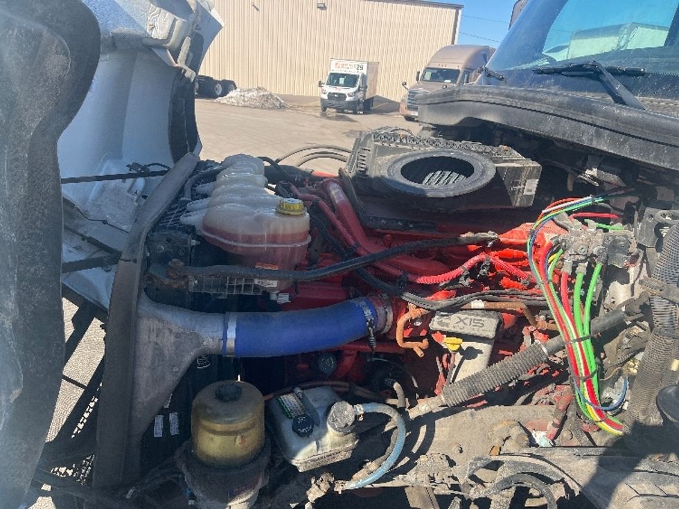 Day Cab Tractor-Heavy Duty Tractors-Freightliner-2020-T12664ST-Middlefield-OH-614,452\n\t\tmiles-$ 30,250 - Image 16